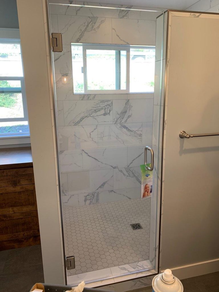 SINGLE DOOR SHOWER DOOR - Frameless